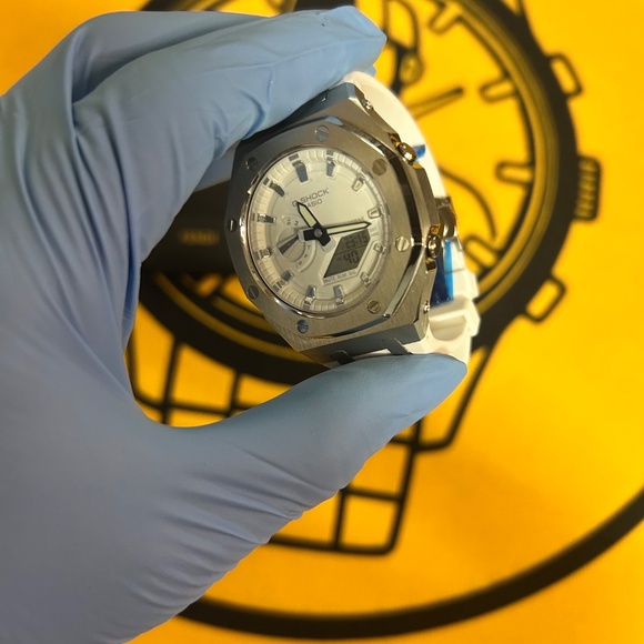 Casio G-Shock GA-2100 “CasiOak” – Silver Custom Bezel, White Dial & Strap, Analo - Picture 6 of 11